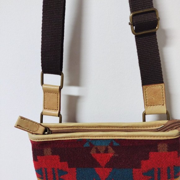 Pendleton Red and Blue Crossbody Bag - Picture 7 of 8